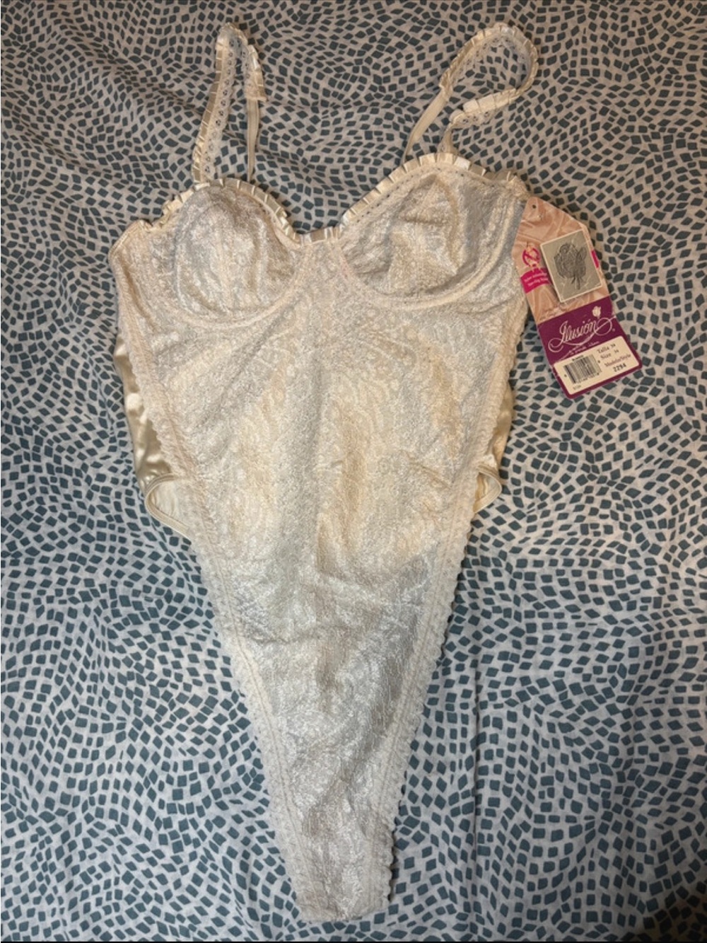 Vintage Illusión White Lace Teddy Bodysuit Size 34 Deadstock Made in Mexico NWT